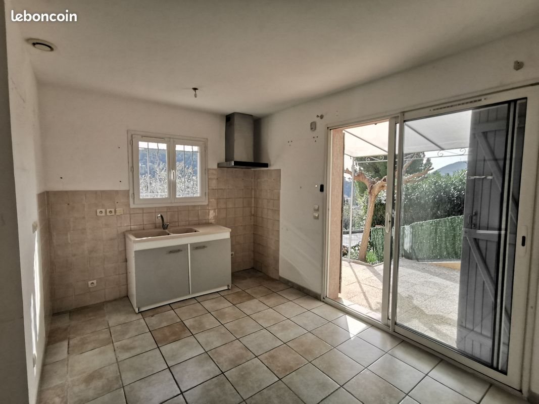 Maison à louer, 38m², Solliès-Toucas