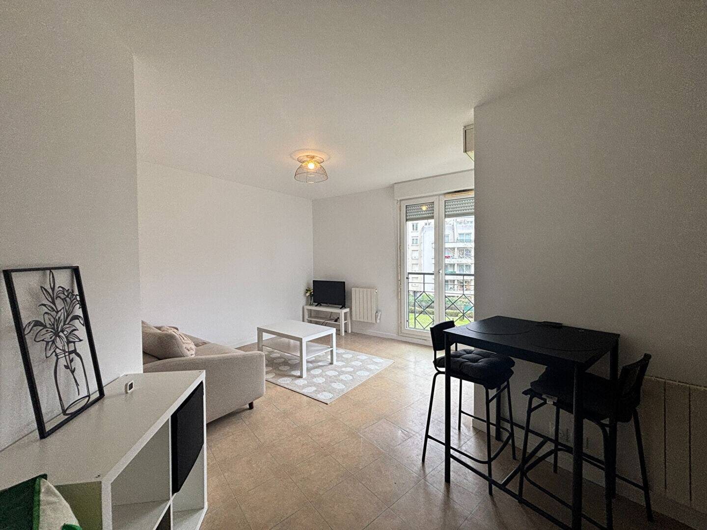 Appartement à louer, 29m², Cergy
