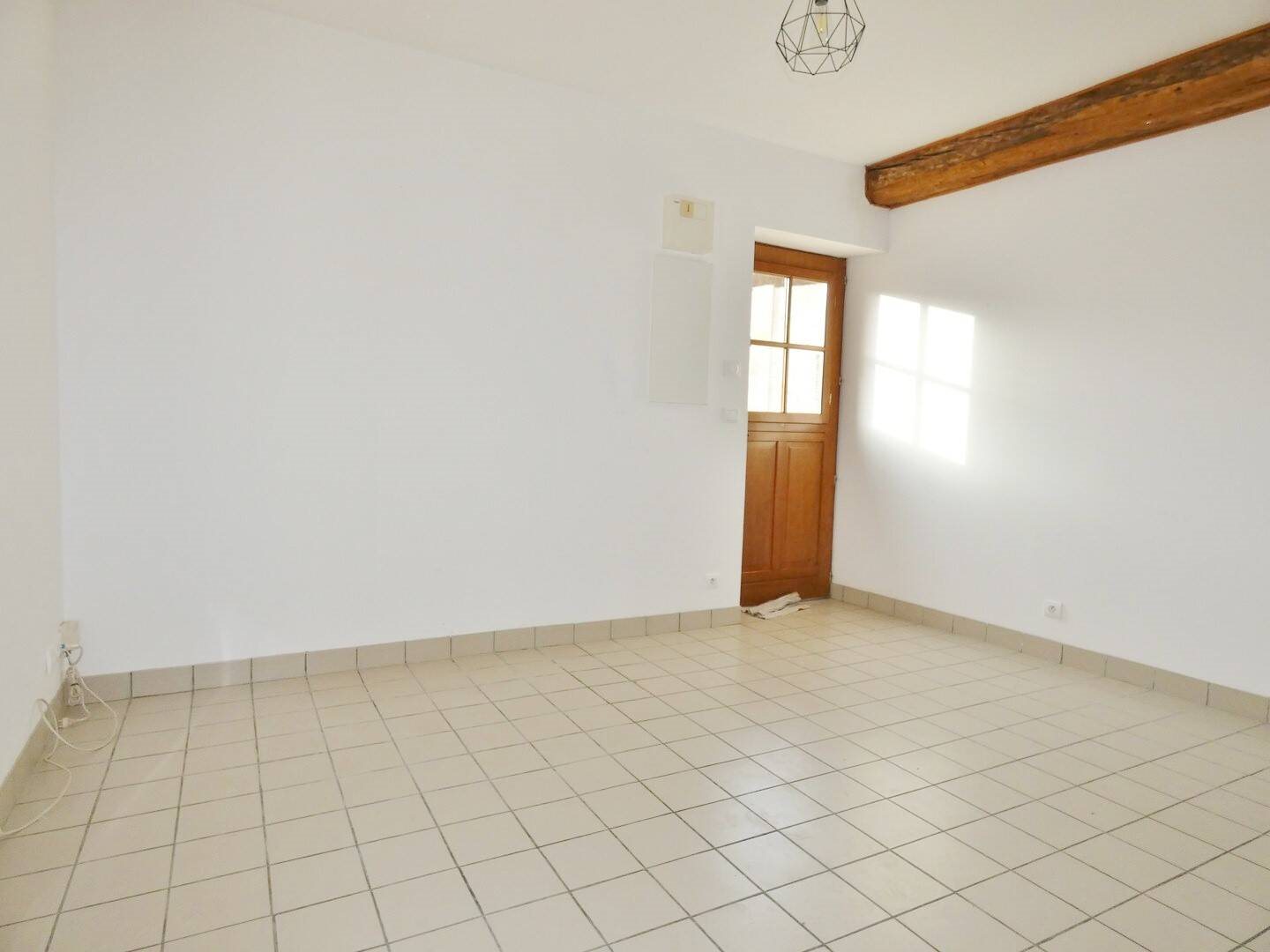 Maison à louer, 27m², Livilliers