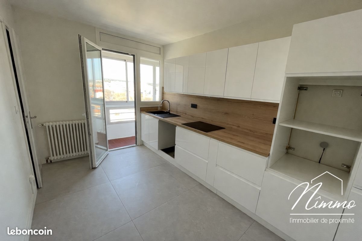 Appartement à louer, 126m², Nîmes