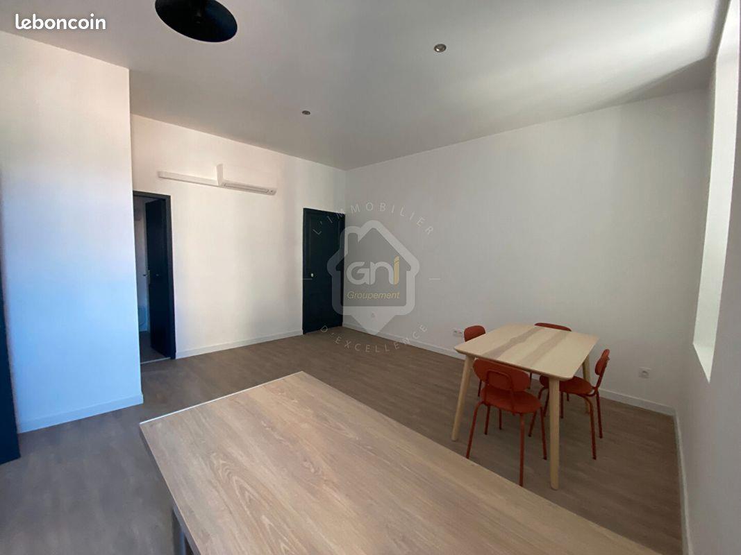 Appartement à louer, 36m², Nîmes