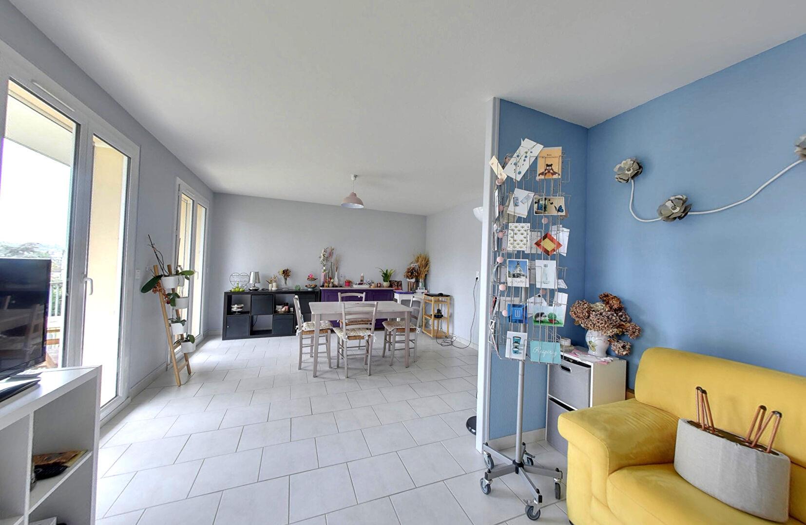 Appartement à vendre, 74m², Gravigny