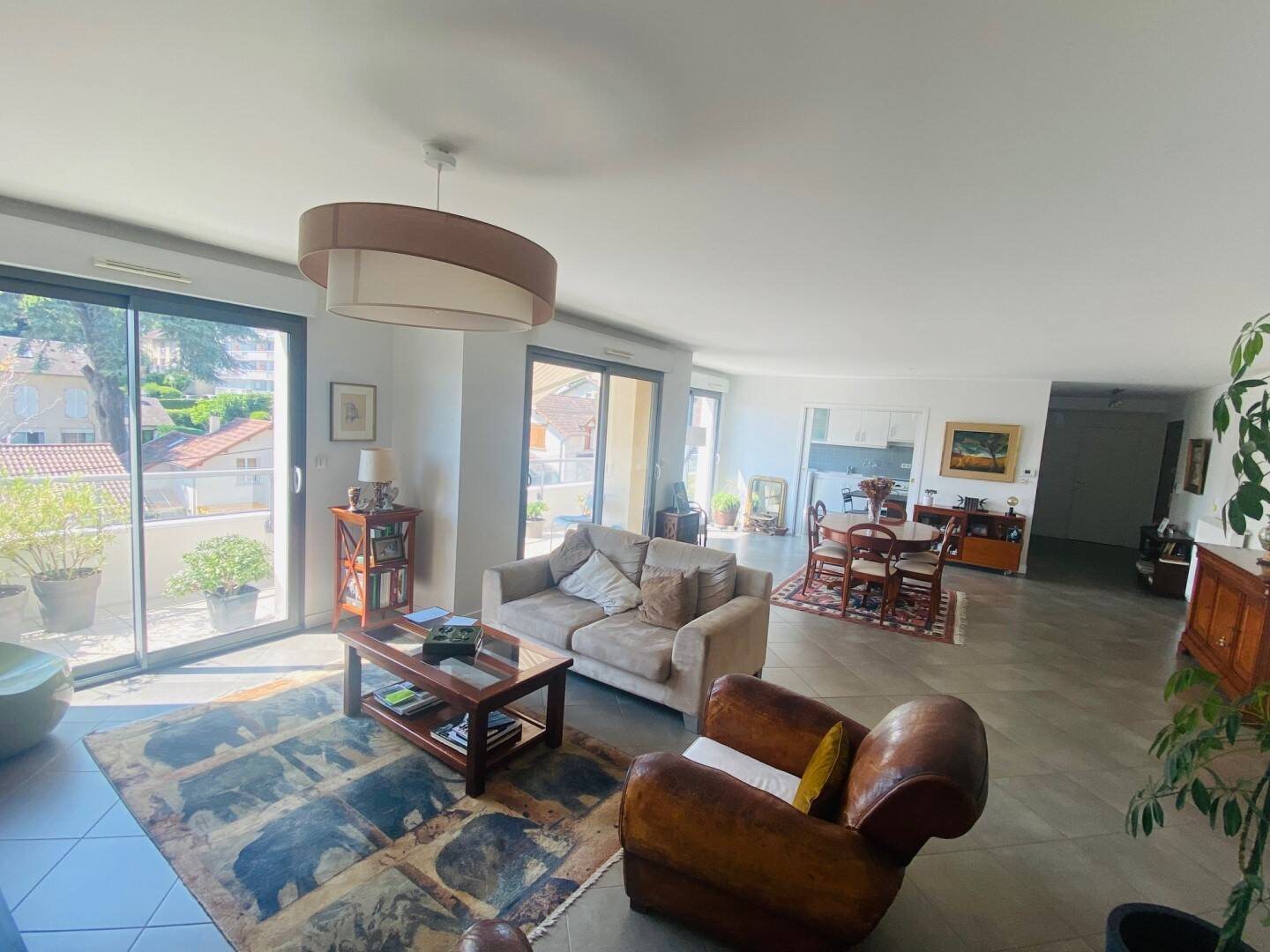 Appartement à louer, 164m², Limoges