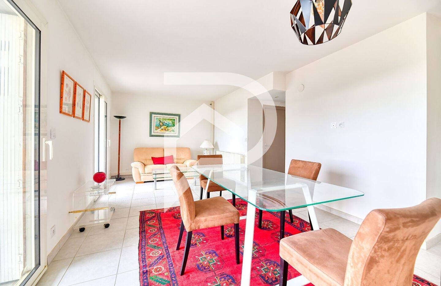 Appartement à louer, 64m², Nîmes