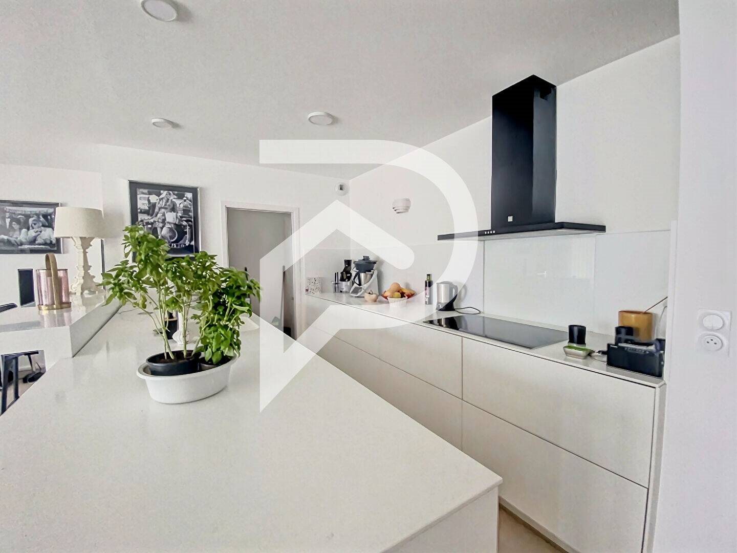 Appartement à louer, 92m², Nîmes