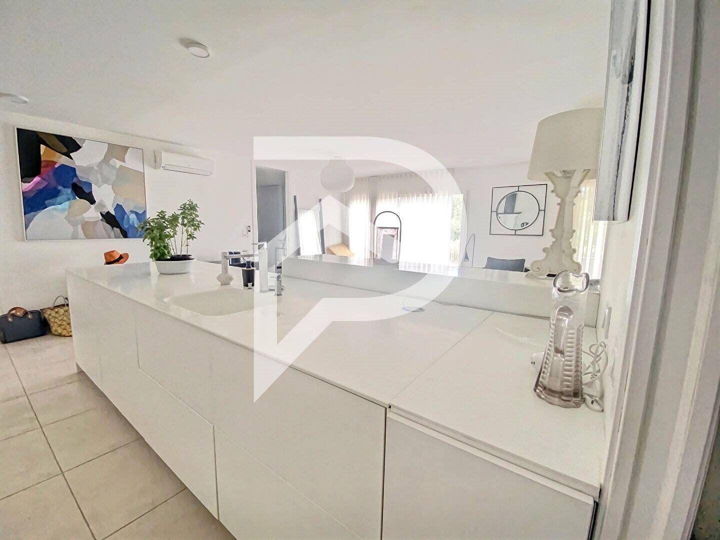 Appartement à louer, 92m², Nîmes