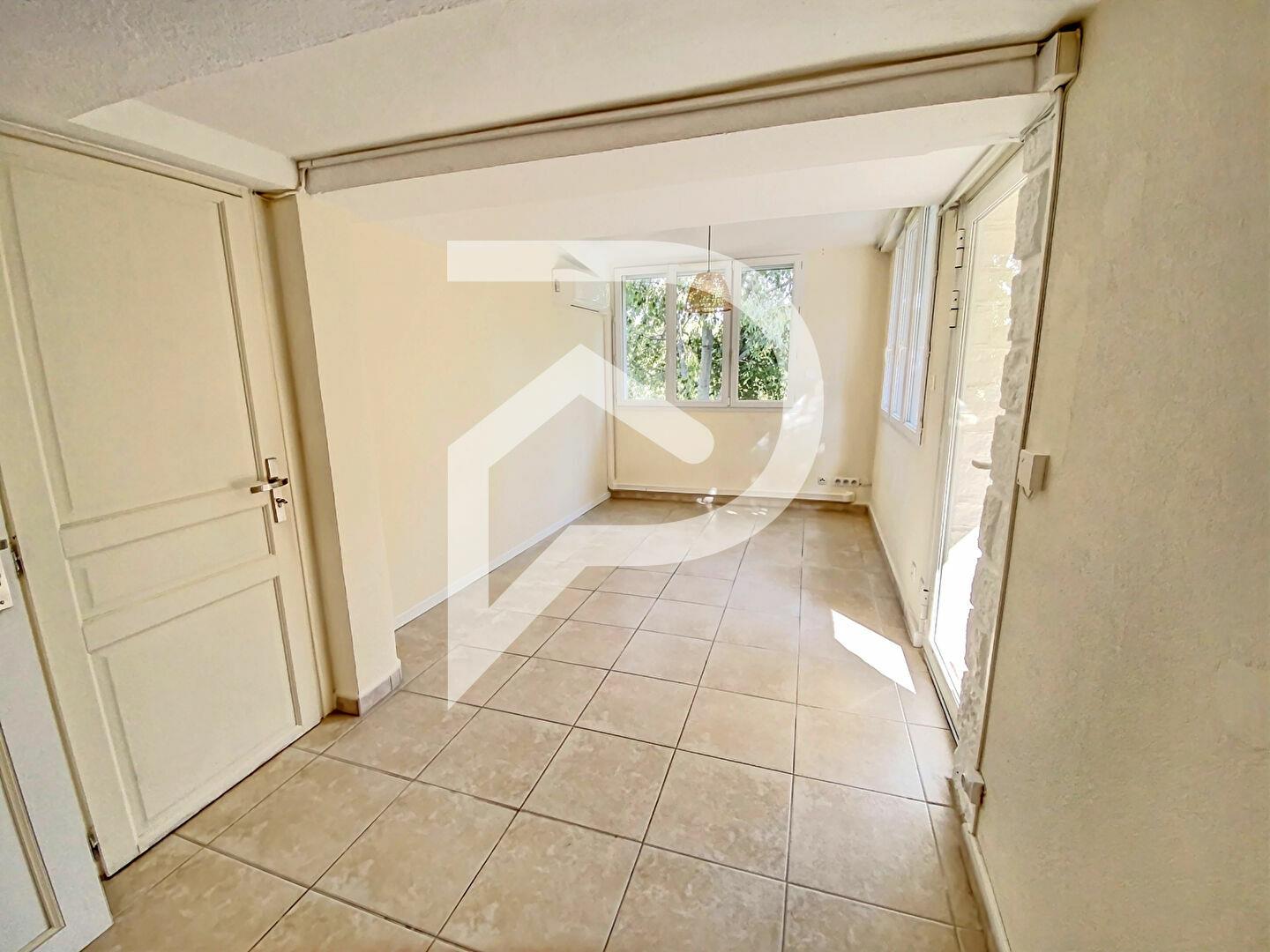 Appartement à louer, 46m², Nîmes