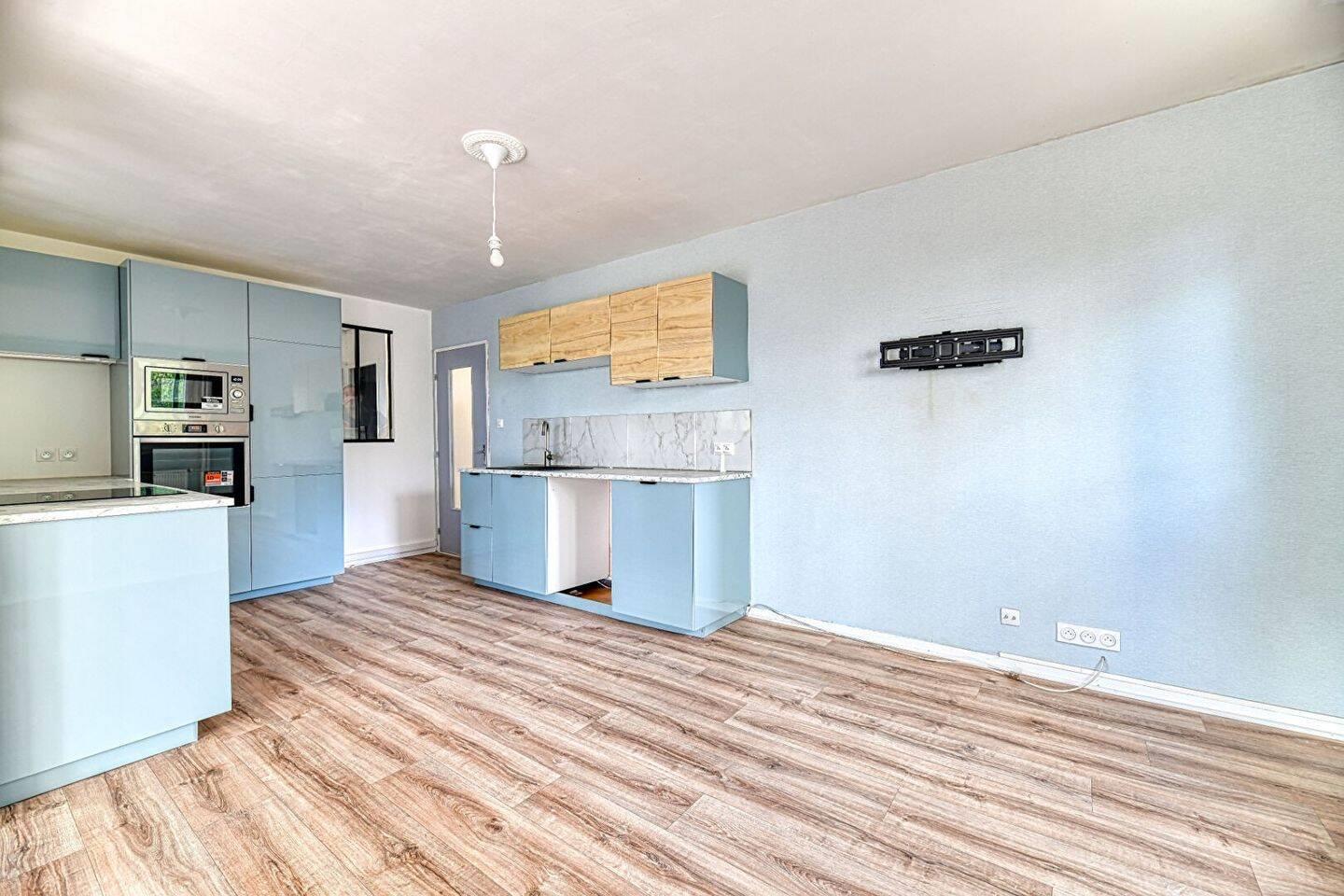 Appartement à louer, 77m², Nîmes