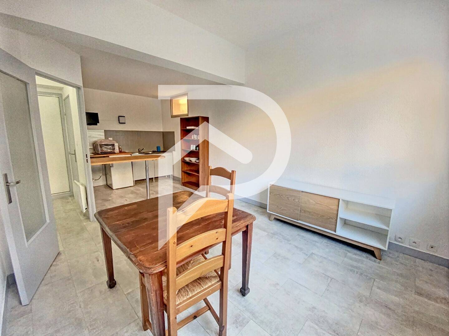 Appartement à louer, 37m², Nîmes