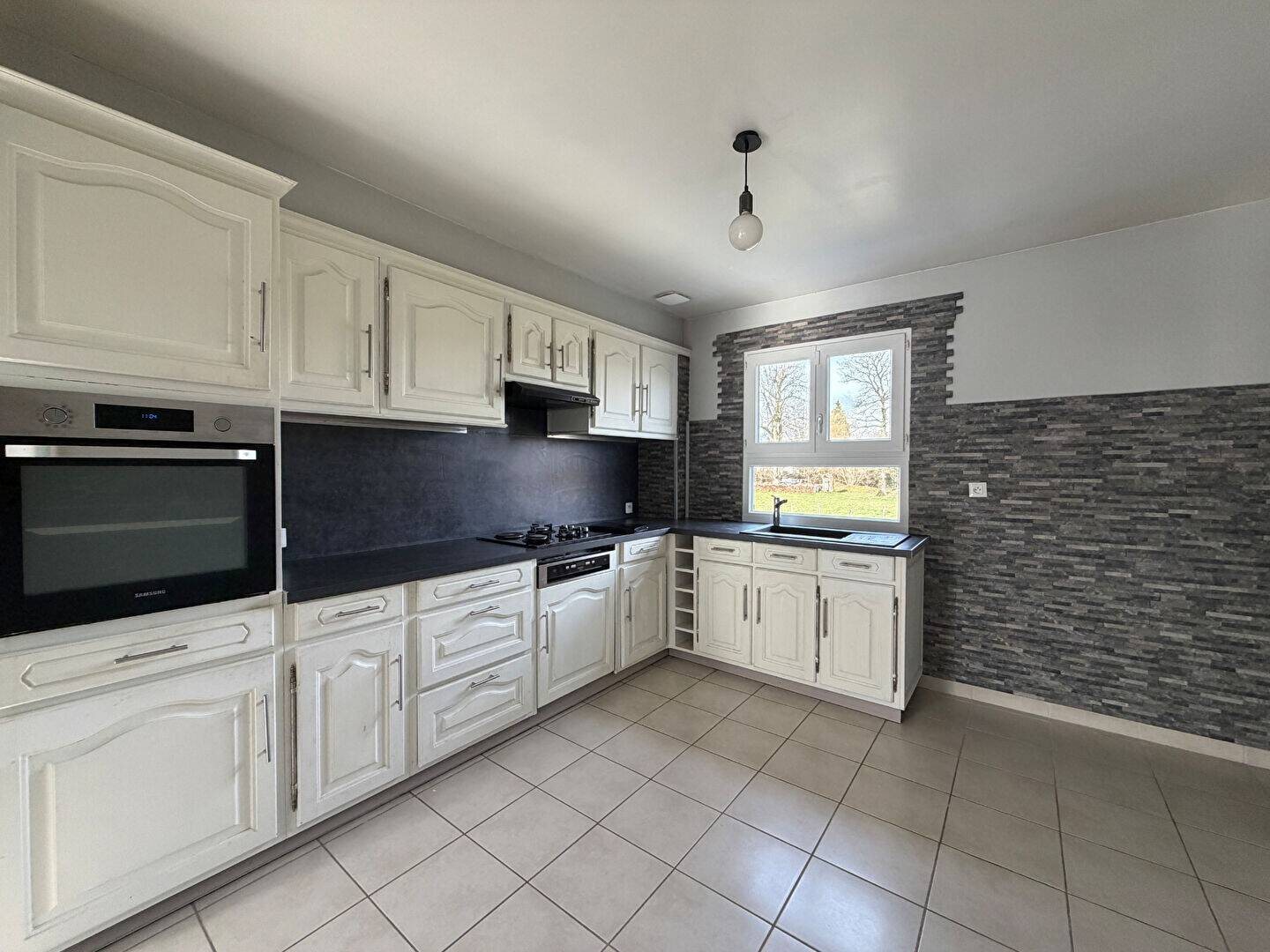 Maison à vendre, 90m², Saint-Laurent-les-Eglises