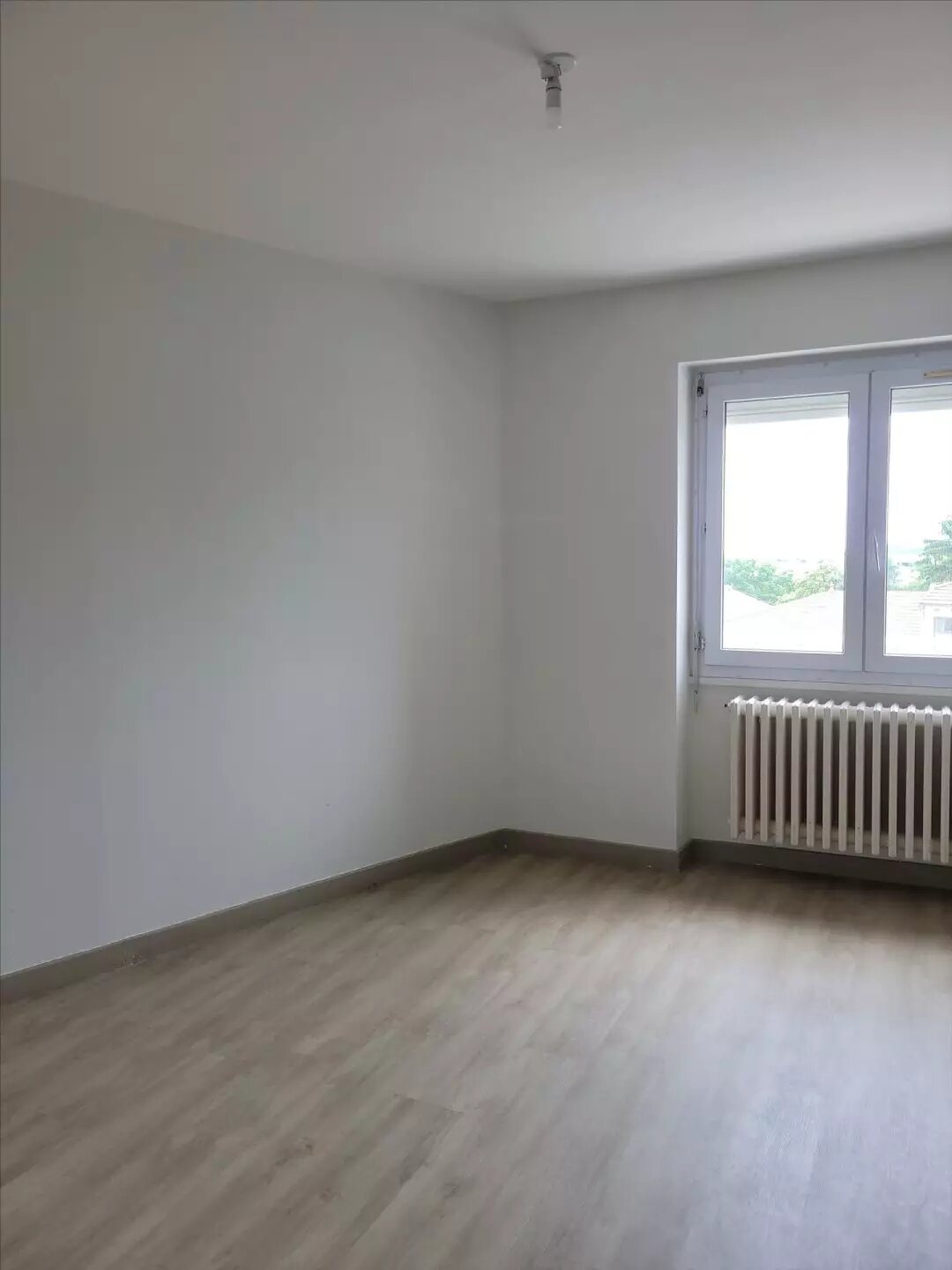Appartement à louer, 69m², Saint-Gengoux-de-Scissé