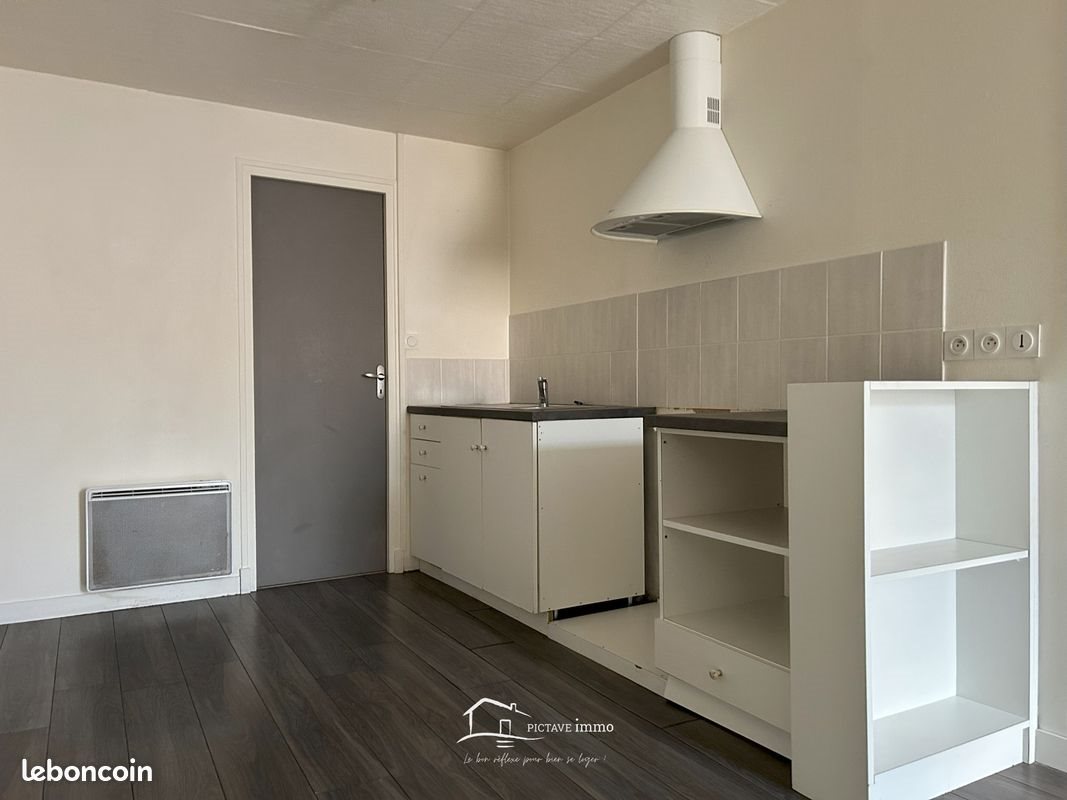 Appartement à louer, 42m², Lusignan