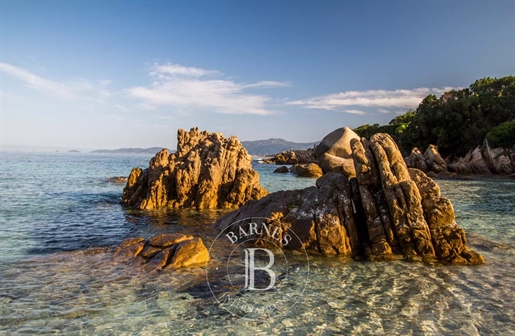 South Shore of Ajaccio, Recent Villa, Panoramic Sea View, 5 Bedrooms, Pool, Close to Beaches