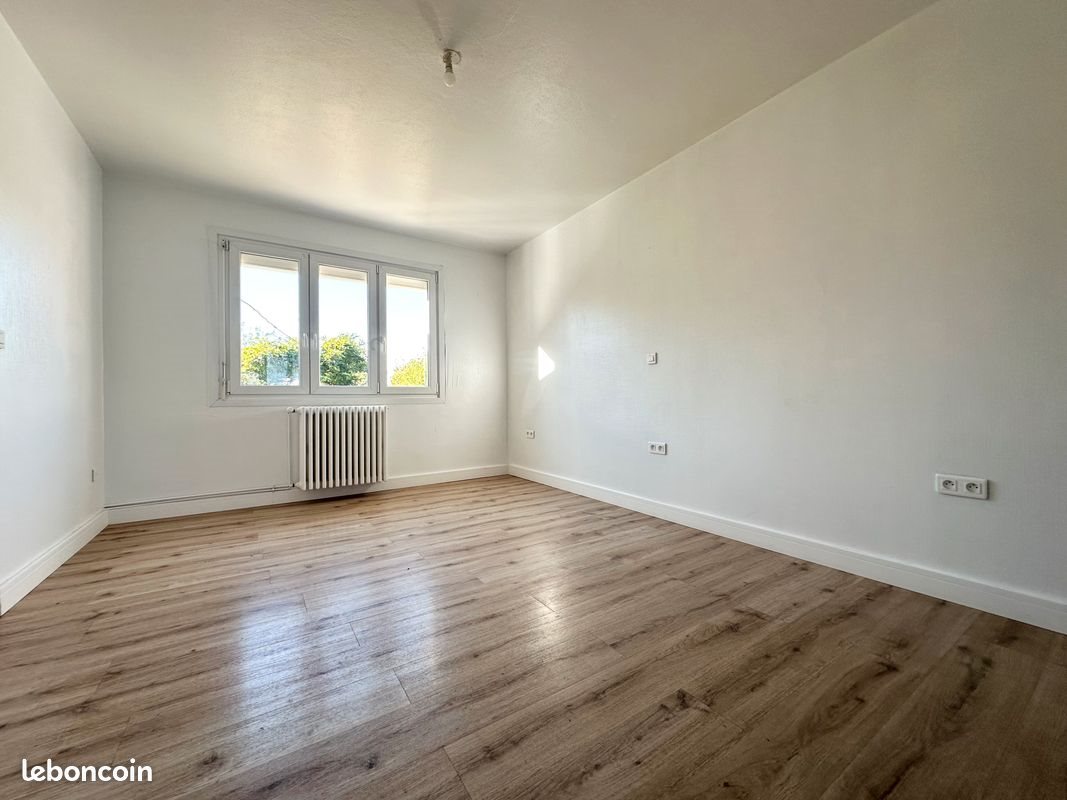 Maison à louer, 135m², Exincourt