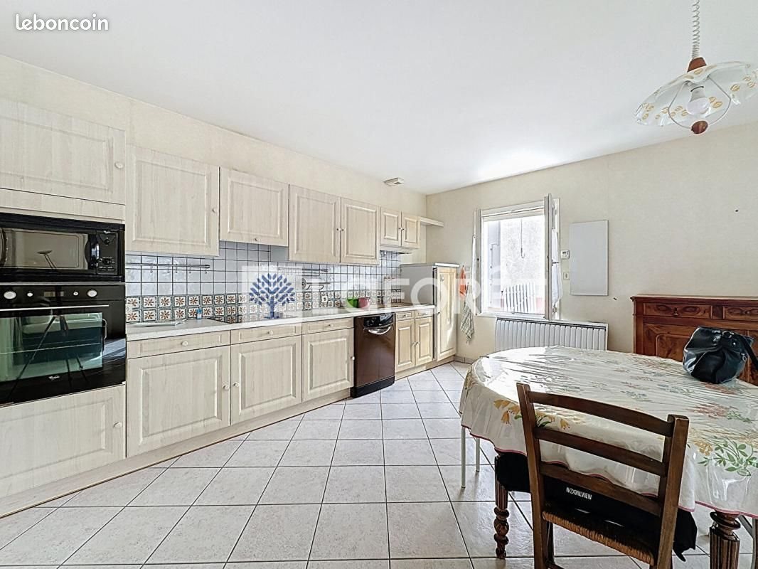 Maison à louer, 61m², Parthenay
