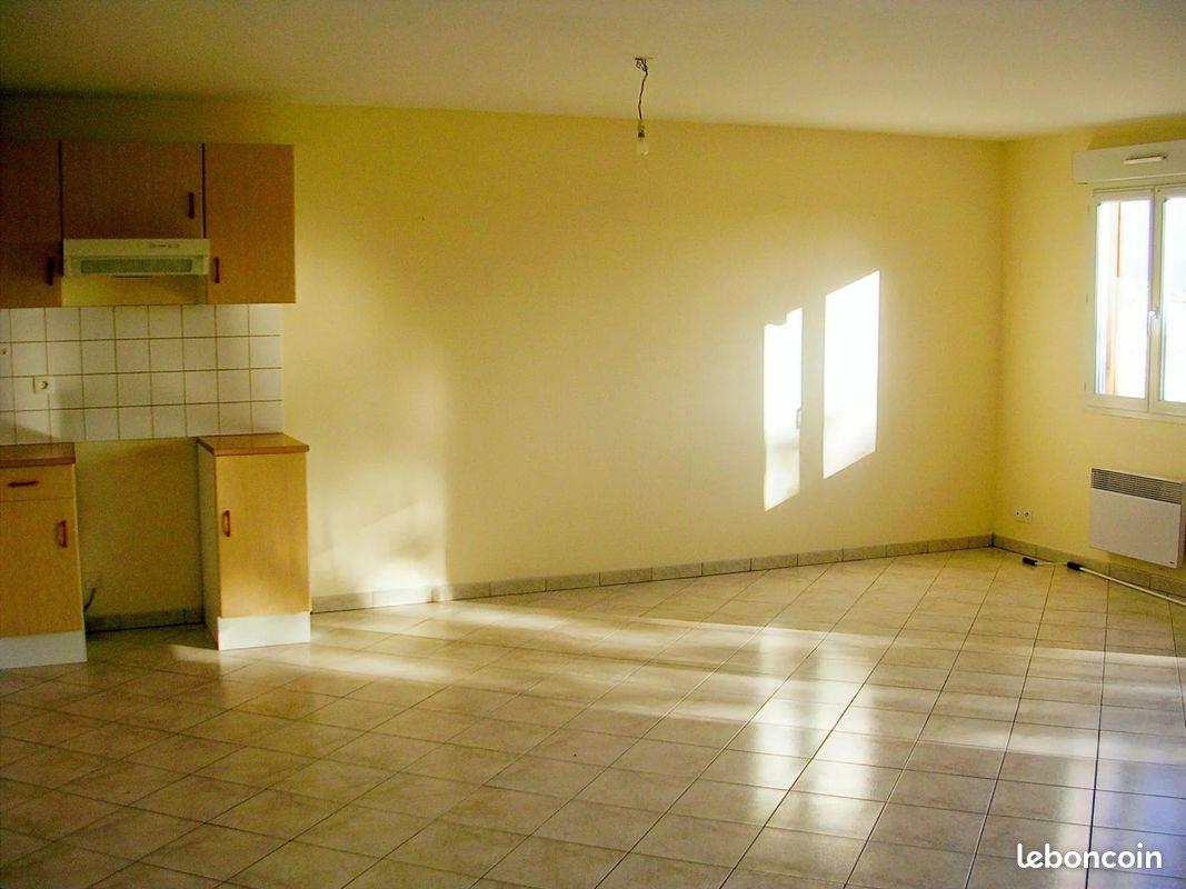 Maison à louer, 79m², Mouterre-Silly