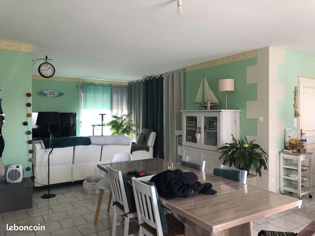 Maison à louer, 111m², Sammarçolles