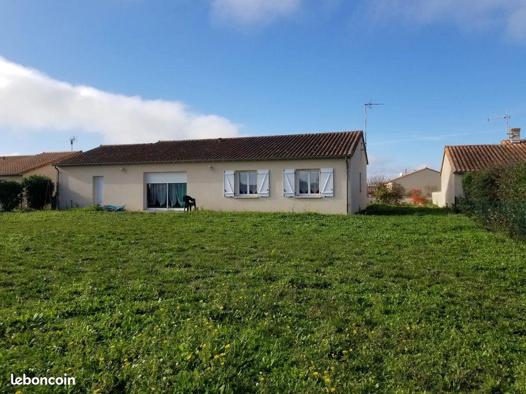 Maison à louer, 111m², Sammarçolles