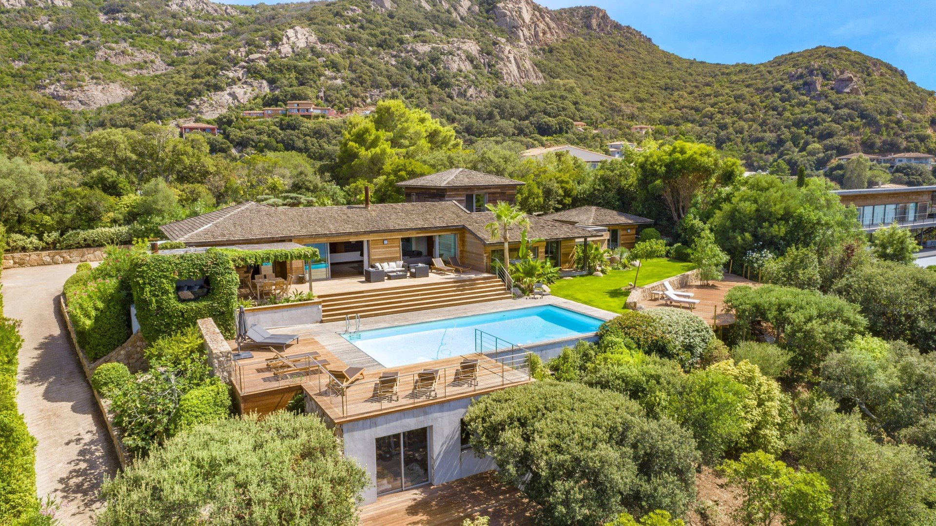 Maison à louer, 300m², Porto-Vecchio