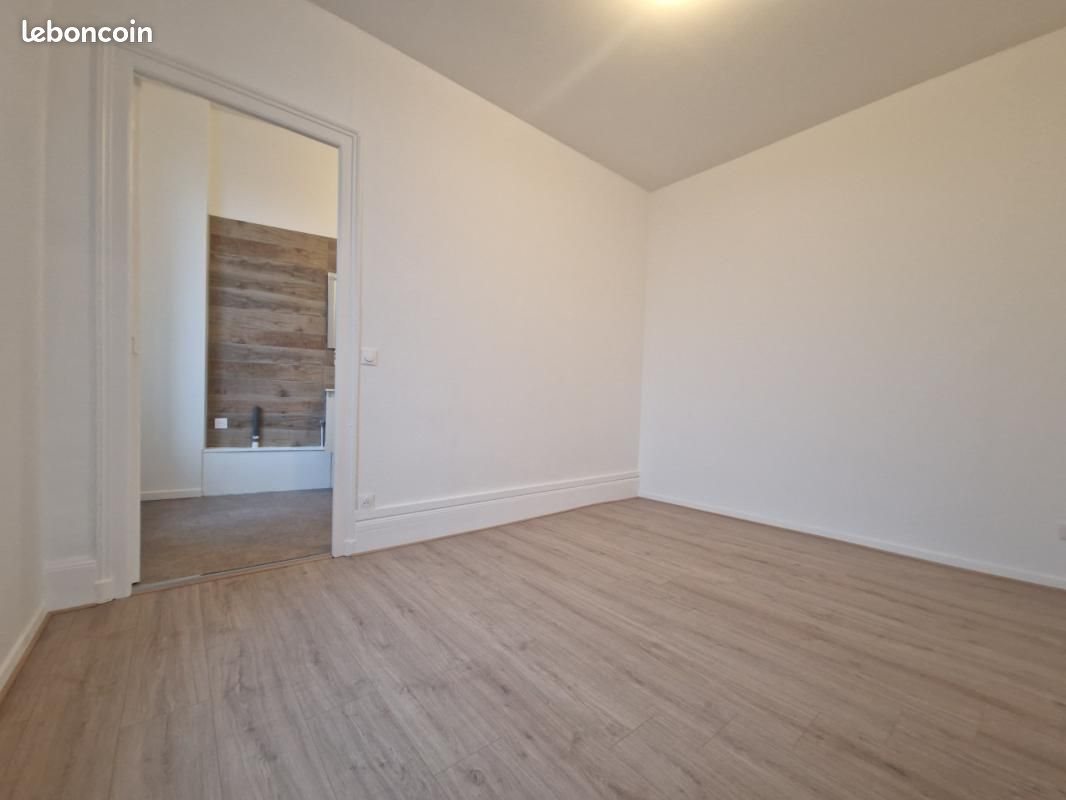 Appartement à louer, 40m², Sedan