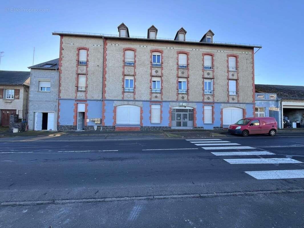 Appartement à vendre, 824m², Mauriac