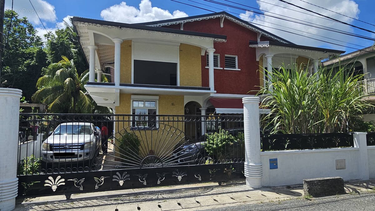 Maison à vendre, 300m², Morne-à-l'Eau