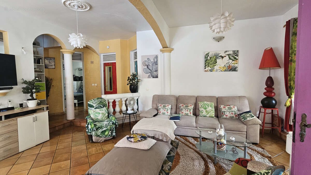 Maison à vendre, 300m², Morne-à-l'Eau