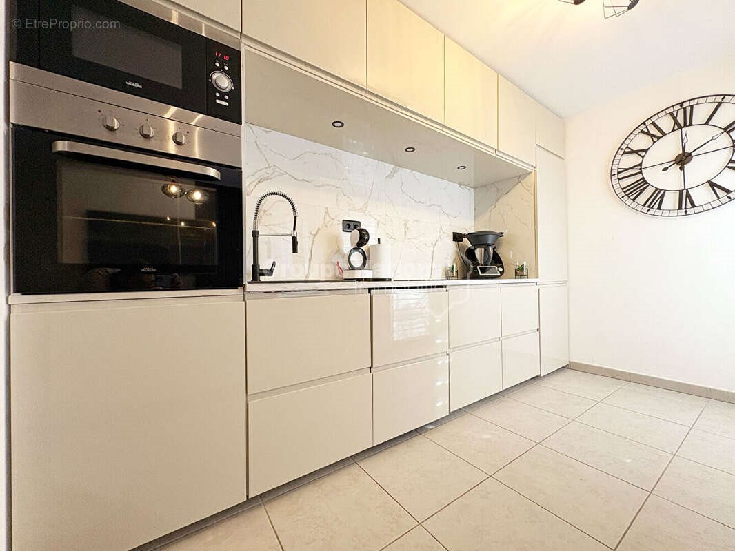 Appartement à vendre, 61m², Miramas