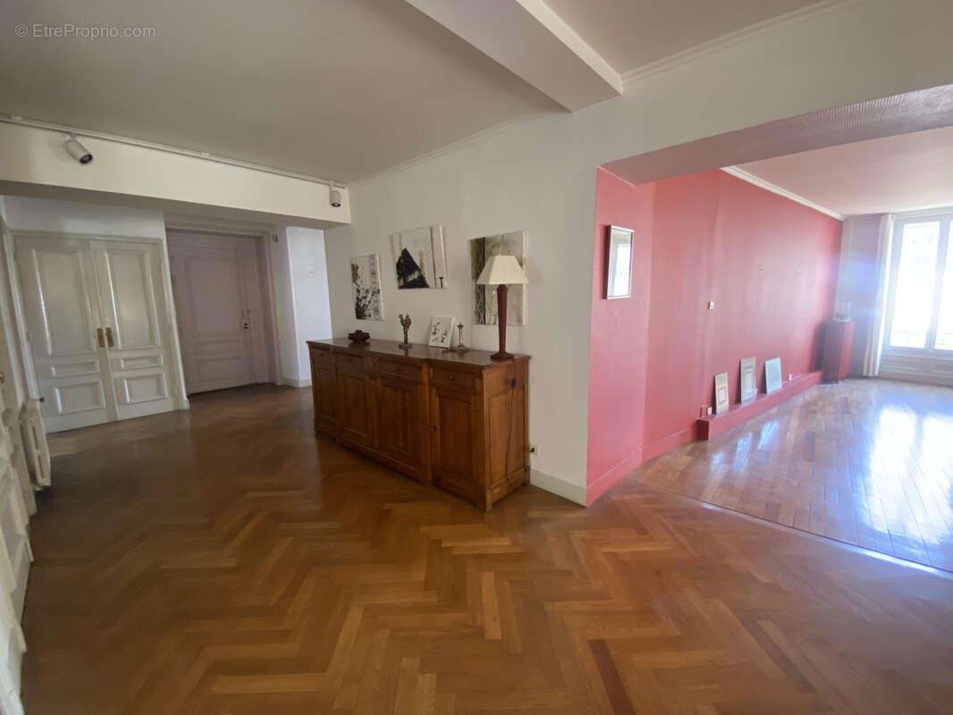 Appartement à vendre, 178m², Saint-Etienne