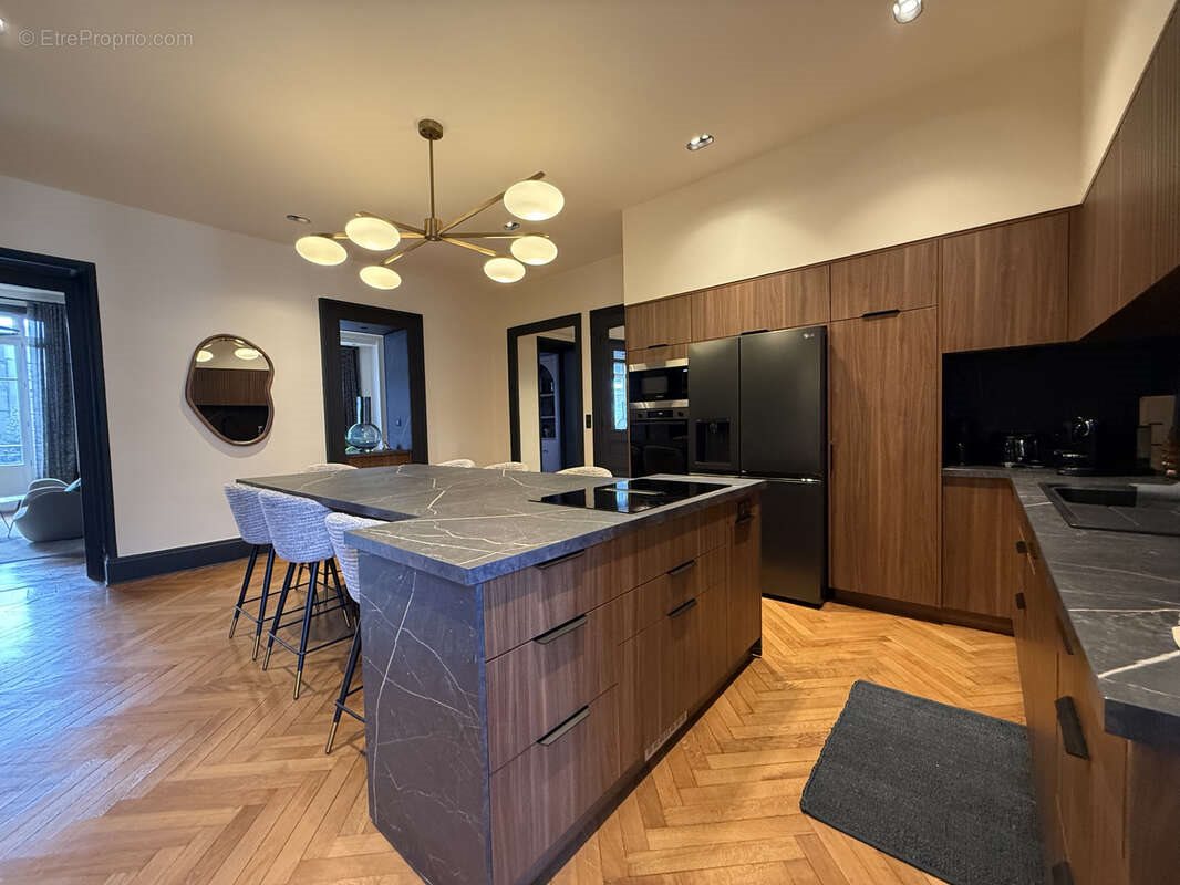 Appartement à vendre, 178m², Saint-Etienne