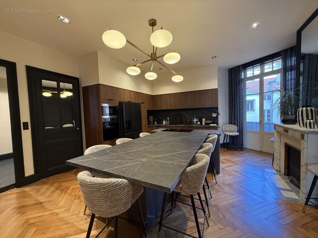 Appartement à vendre, 178m², Saint-Etienne