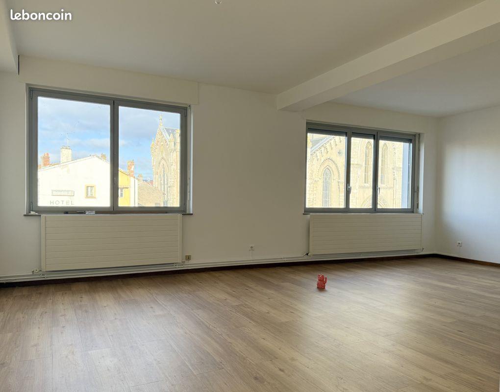 Appartement à vendre, 554m², Château-Salins