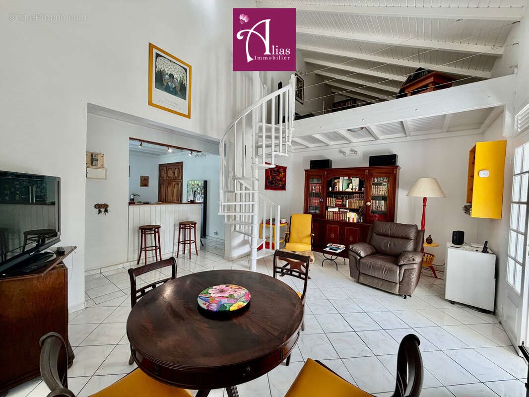 Maison à vendre, 150m², Le Lamentin