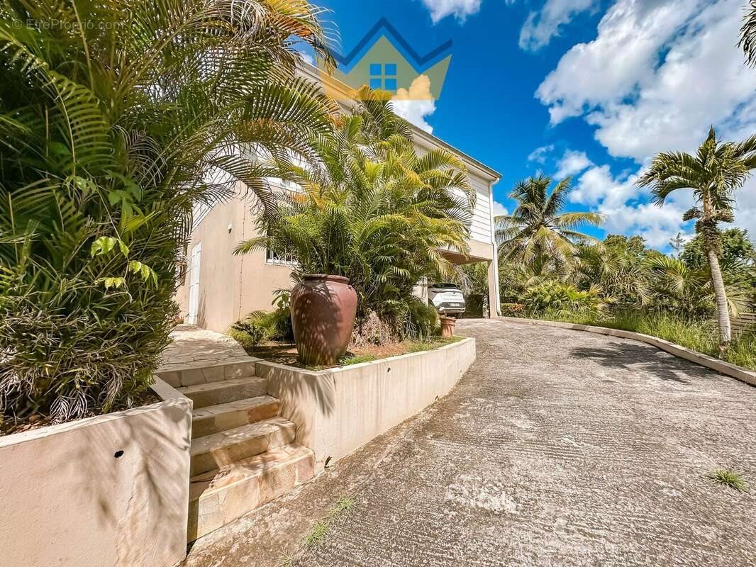 Maison à vendre, 145m², Le Lamentin