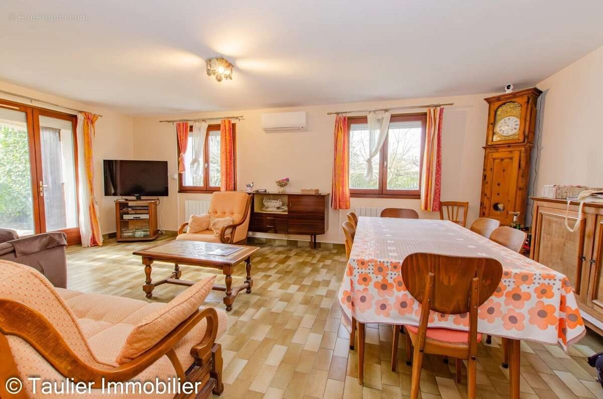 Maison à vendre, 165m², Saint-Vérand