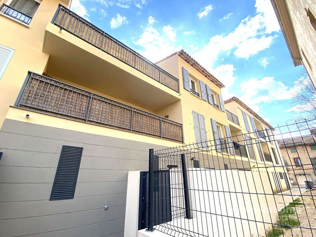 Appartement à vendre, 69m², Eyguières