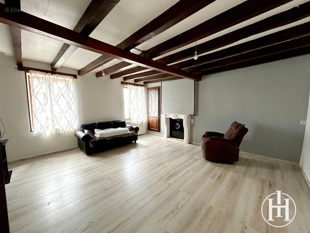 Maison à vendre, 150m², Ainay-le-Château