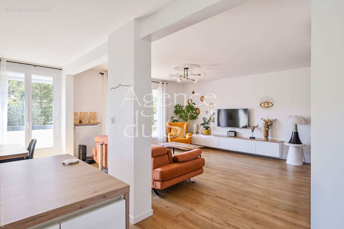 Appartement à vendre, 100m², Carnoux-en-Provence