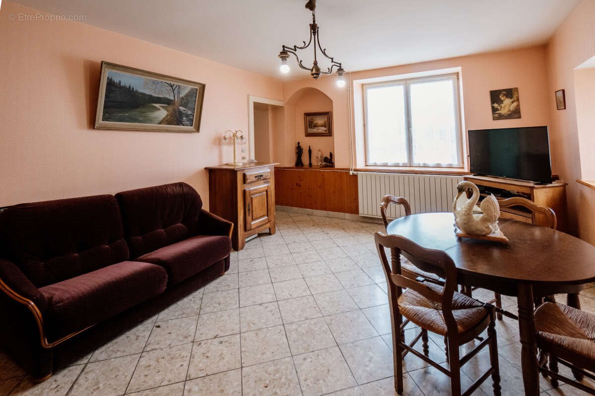 Maison à vendre, 202m², Villers-sous-Chalamont