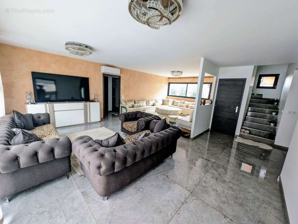 Maison à vendre, 240m², La Ravoire