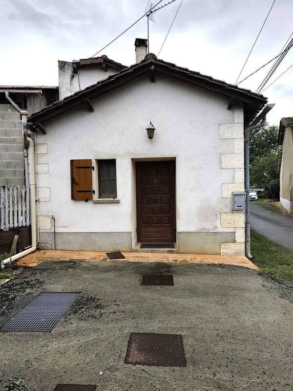 Maison à vendre, 150m², Chasseneuil-sur-Bonnieure