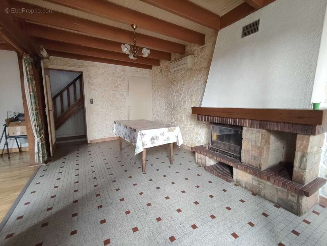 Maison à vendre, 150m², Chasseneuil-sur-Bonnieure