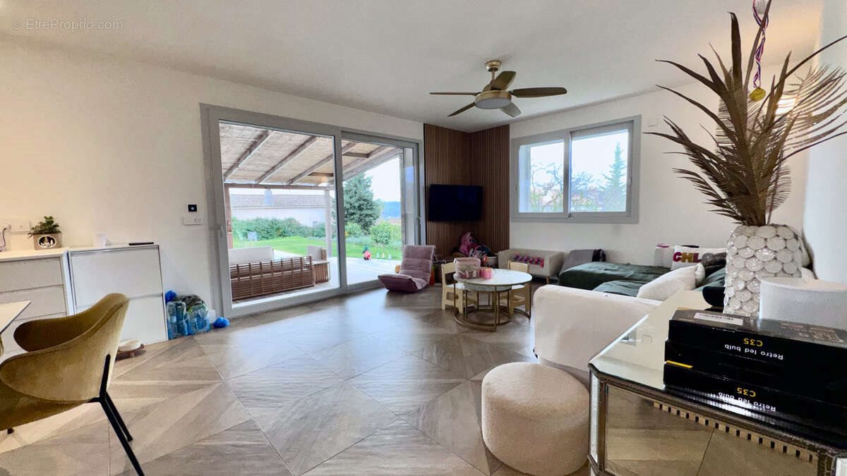 Appartement à vendre, 85m², La Colle-sur-Loup