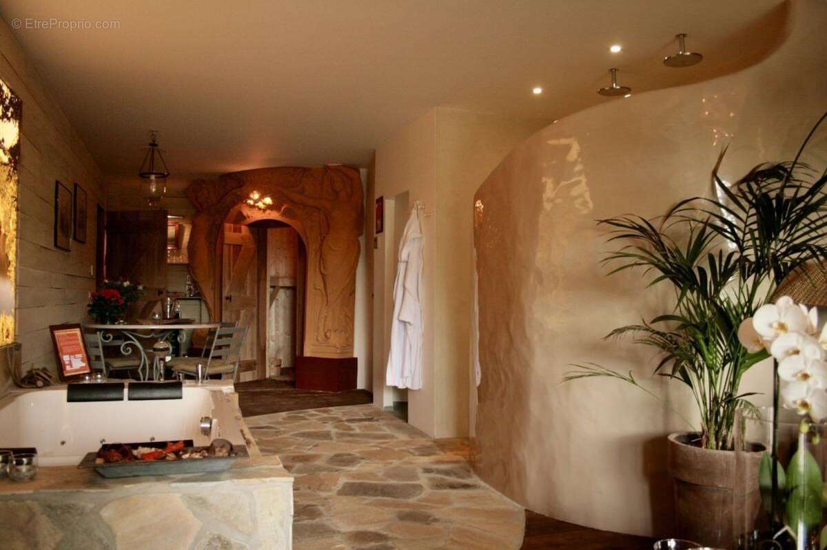 Appartement à vendre, 560m², Crozant