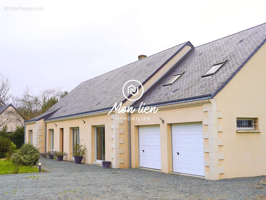 Maison à vendre, 171m², Cléré-les-Pins