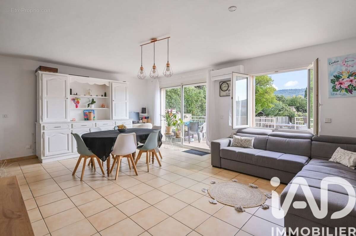 Appartement à vendre, 105m², Cuges-les-Pins