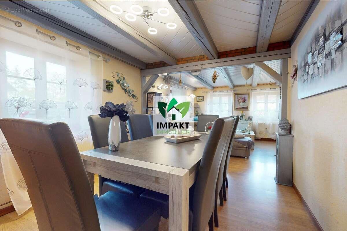 Maison à vendre, 111m², Anjoutey