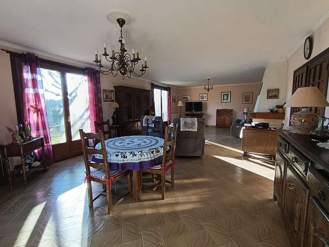 Maison à vendre, 204m², Aubusson