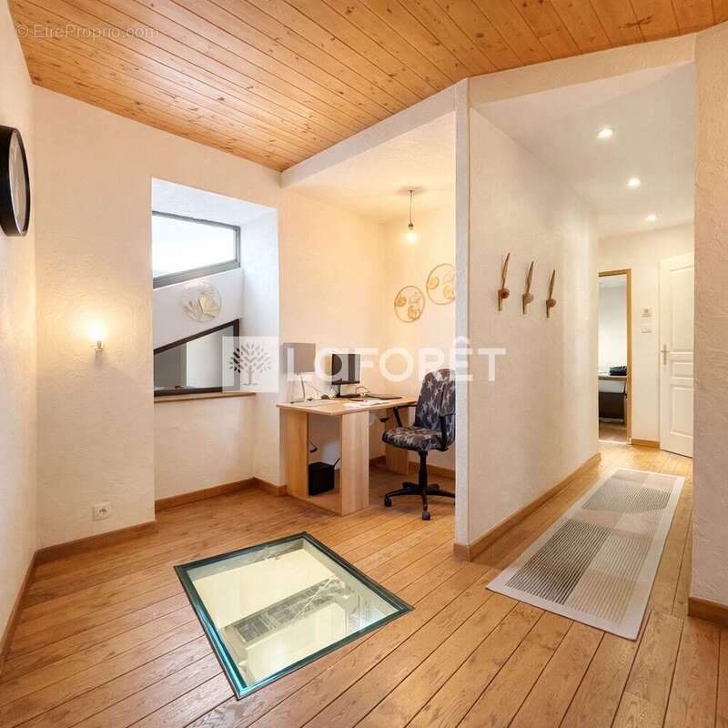 Maison à vendre, 154m², Ambierle
