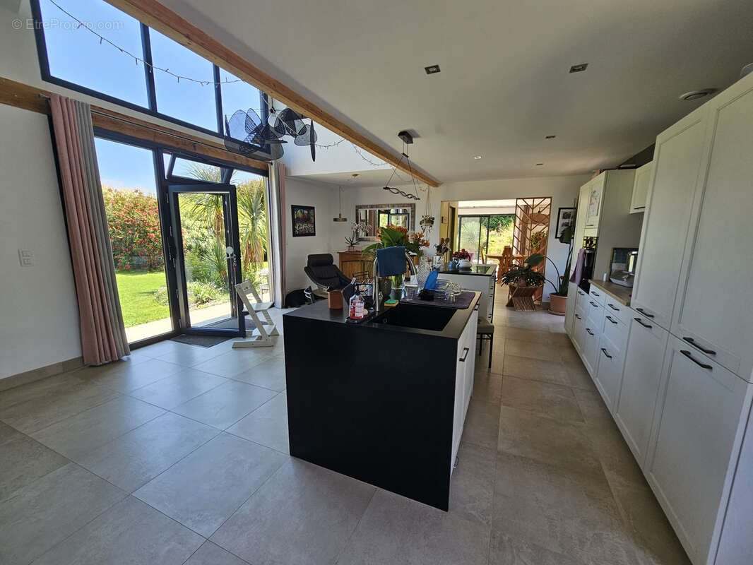 Maison à vendre, 154m², Saint-Evarzec